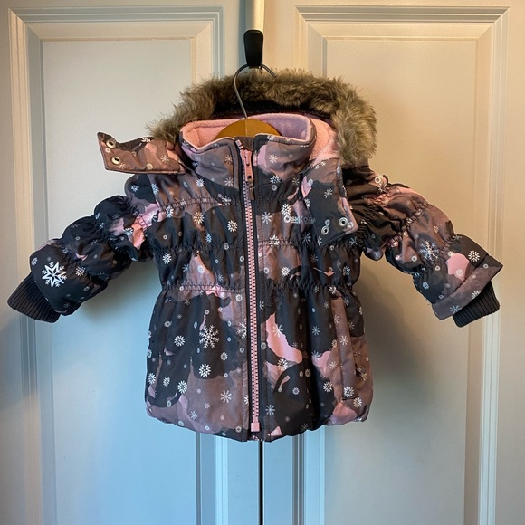 OshKosh size 12 month grey and pink two piece snow set - Picture 3 of 9